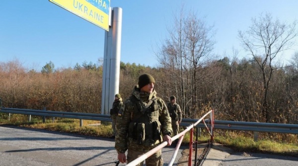Мобилизация украинцев за границей: что делать, если принесли повестку