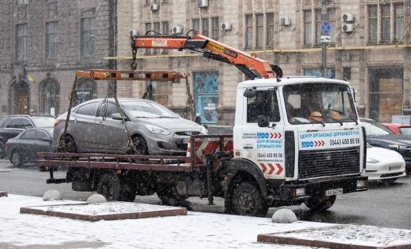 Киевлянам объяснили, как с помощью "Дії" поскорее забрать авто со штрафплощадки