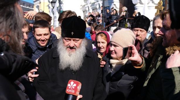 Суд отправил митрополита УПЦ МП Павла под домашний арест и запретил общаться с верующими