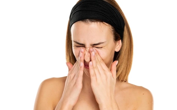 Почему чешется нос и когда надо обращаться к врачу