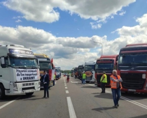 Польские перевозчики заблокировали ПП "Ягодин - Дорогуск": что известно Польские перевозчики заблокировали ПП "Ягодин - Дорогуск": что известно