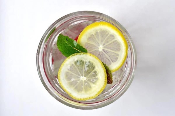 Что произойдет с телом, если пить воду с лимоном и медом каждый день